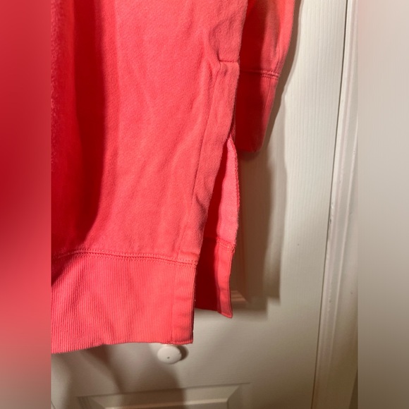 Old Navy Women's Oversized Ombré Crewneck Sweatshirt - Picture 4 of 6